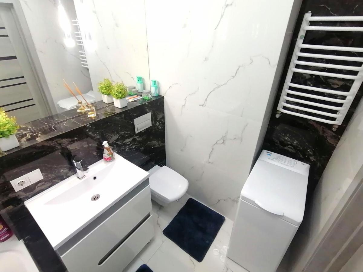 Ferienwohnung Новобудова Сам Центр Вул Шевченка 60 Оперний 10Хв Lemberg Exterior foto